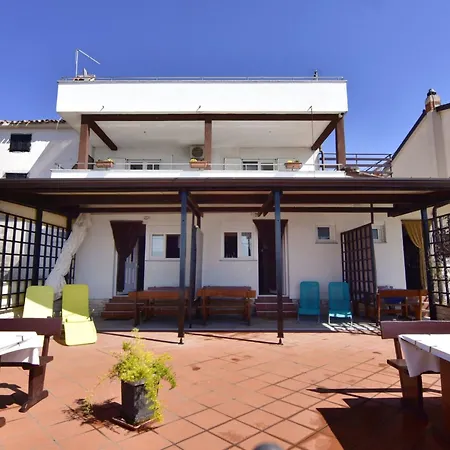 In Basanija Mit Schoener Terrasse By Interhome * Zambratija